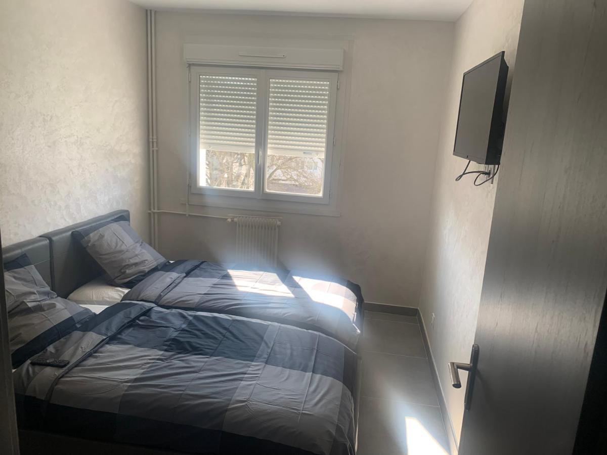 F3 Appartement 2 Chambre Un Salon Avec Wifi Saint-Jean-de-la-Ruelle Eksteriør billede