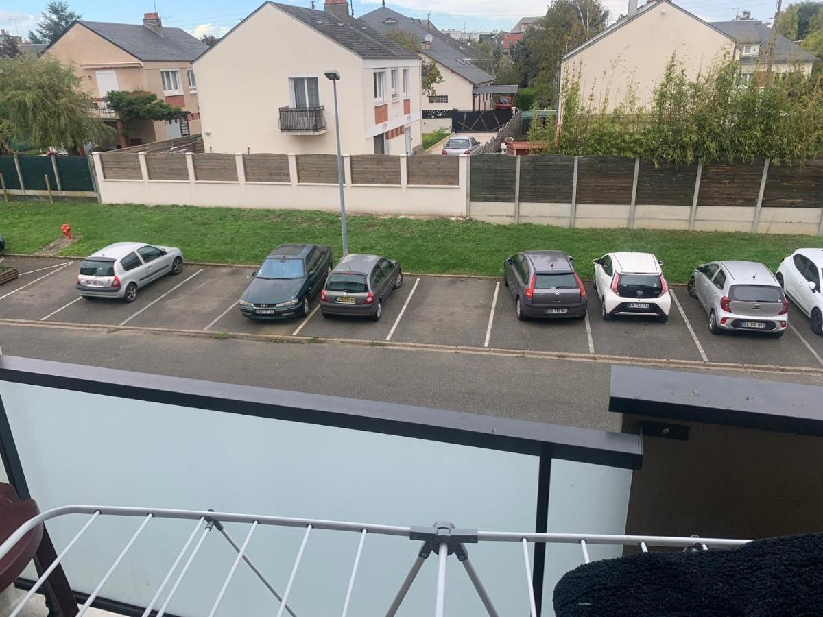 F3 Appartement 2 Chambre Un Salon Avec Wifi Saint-Jean-de-la-Ruelle Eksteriør billede